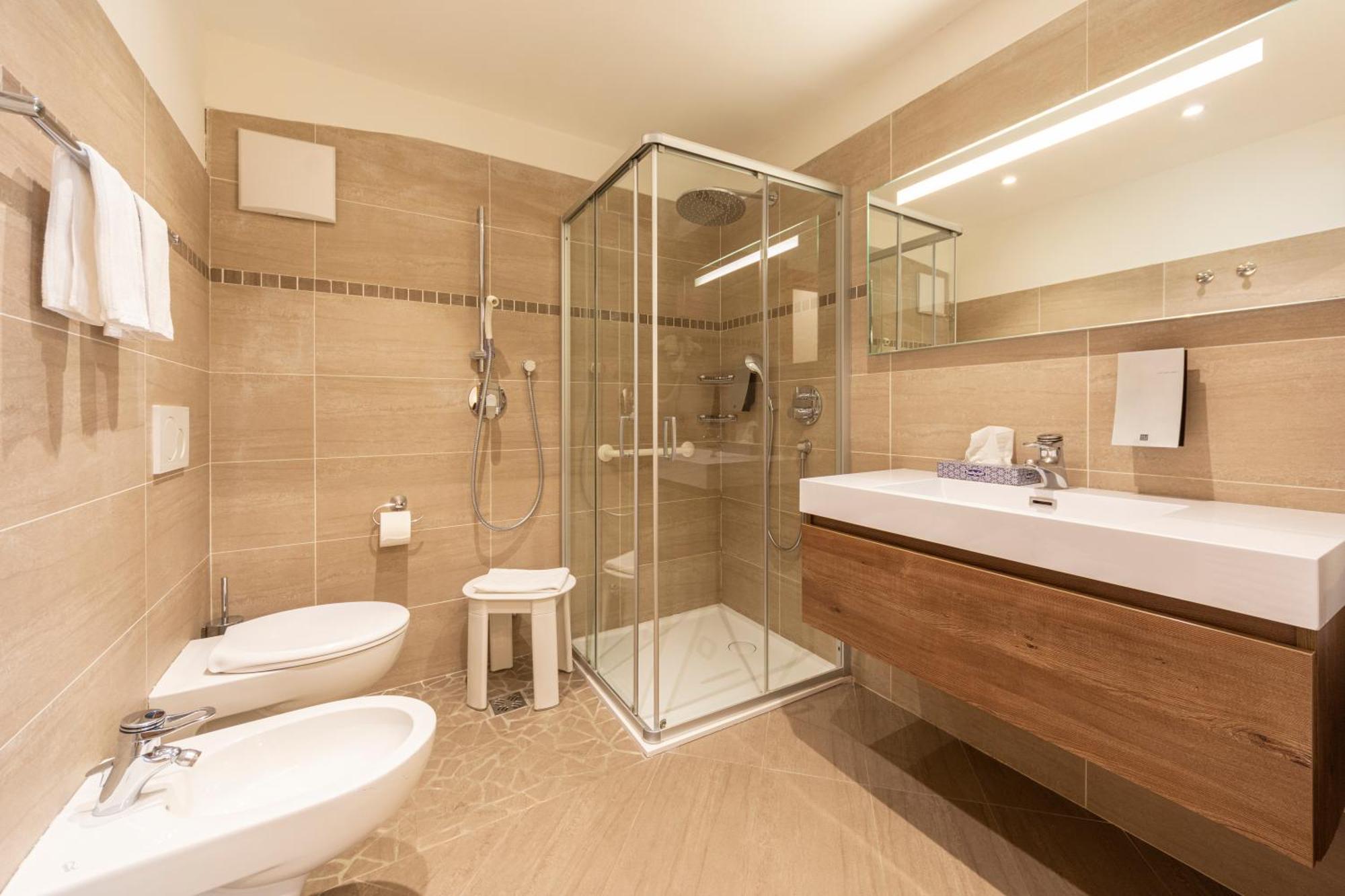 Standard Triple Room,1742778644:JPEG