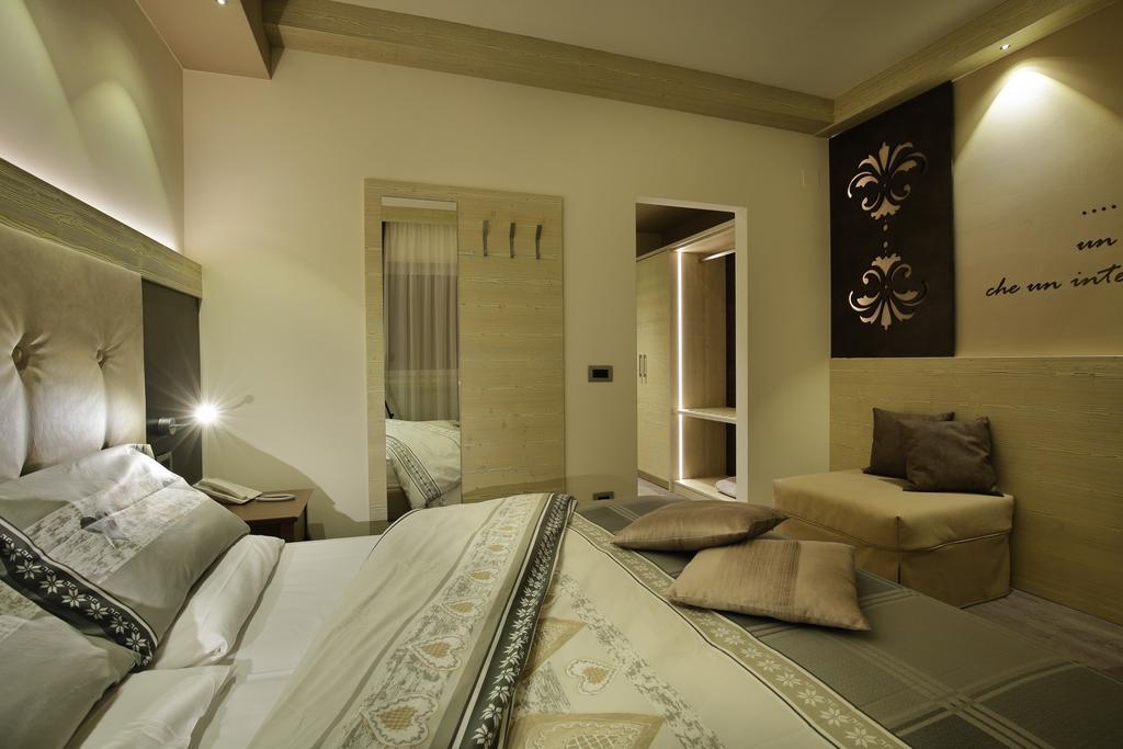 Double or Twin Room with Mountain View,152654599:JPEG